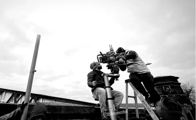 UK production location and behind-the-scenes still 16