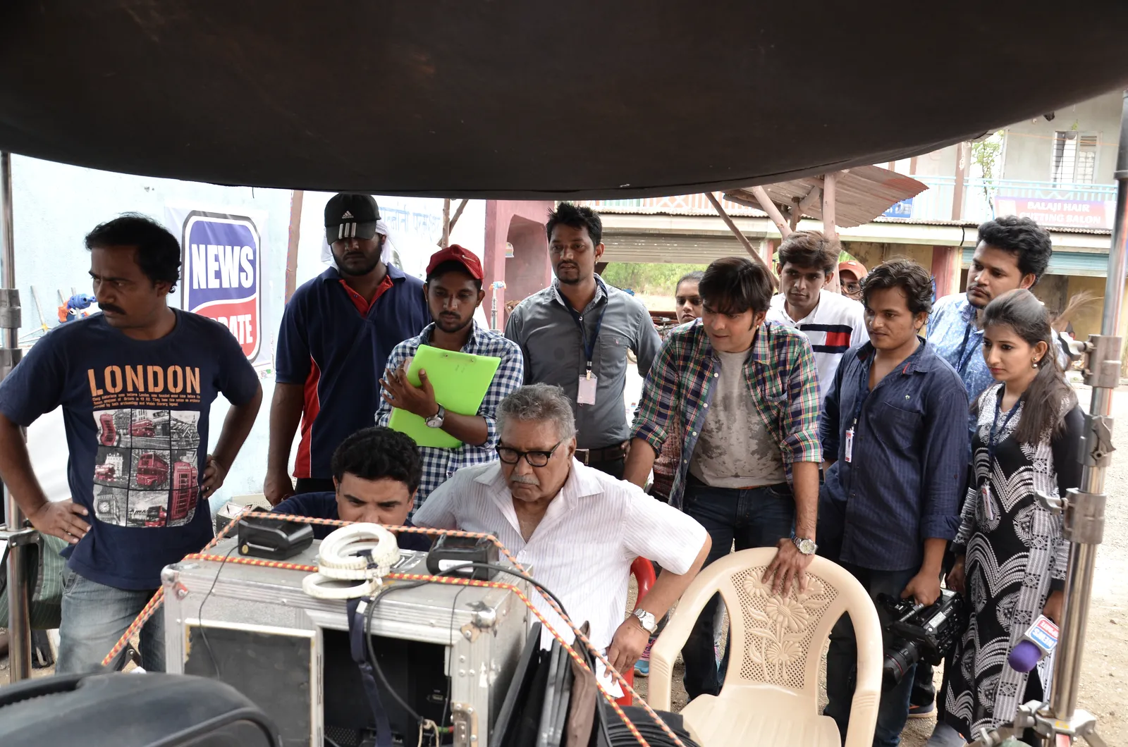 India film production behind-the-scenes photograph 32