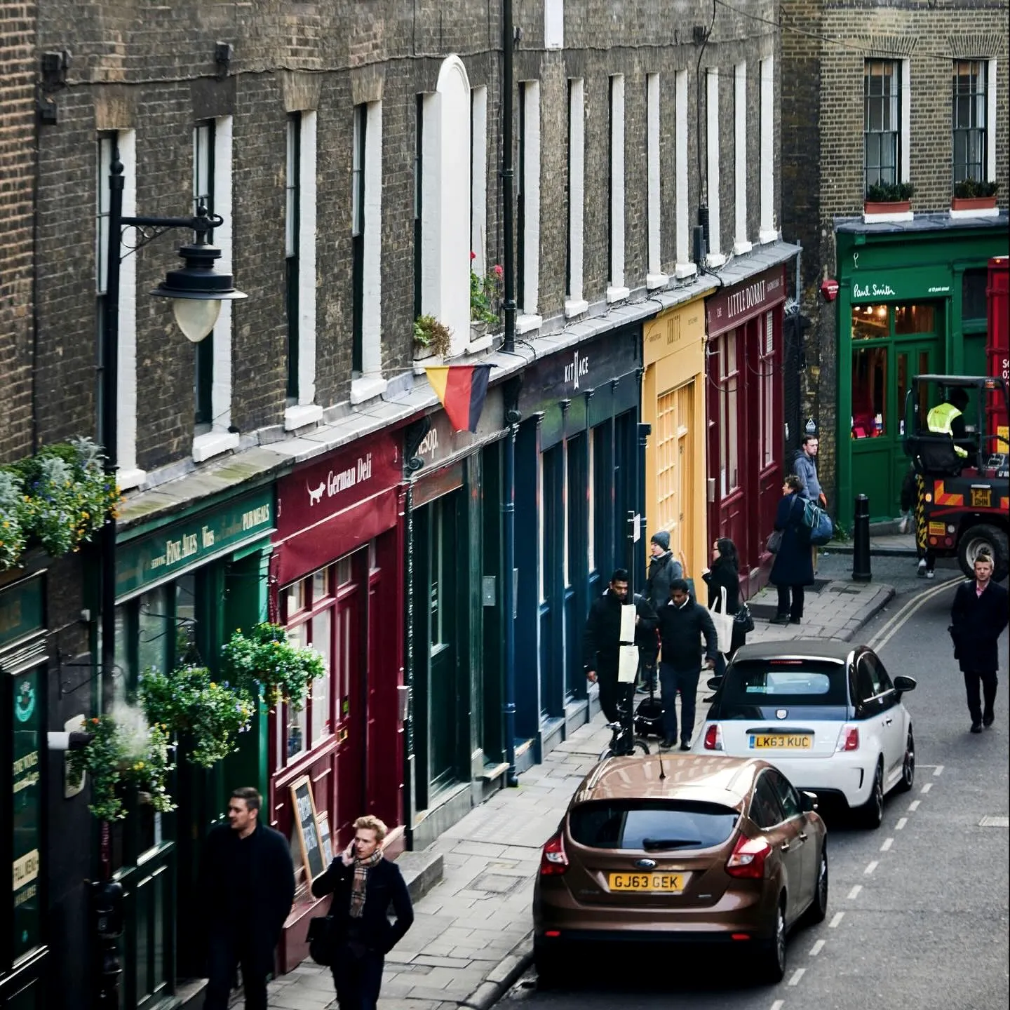 UK production location and behind-the-scenes still 39