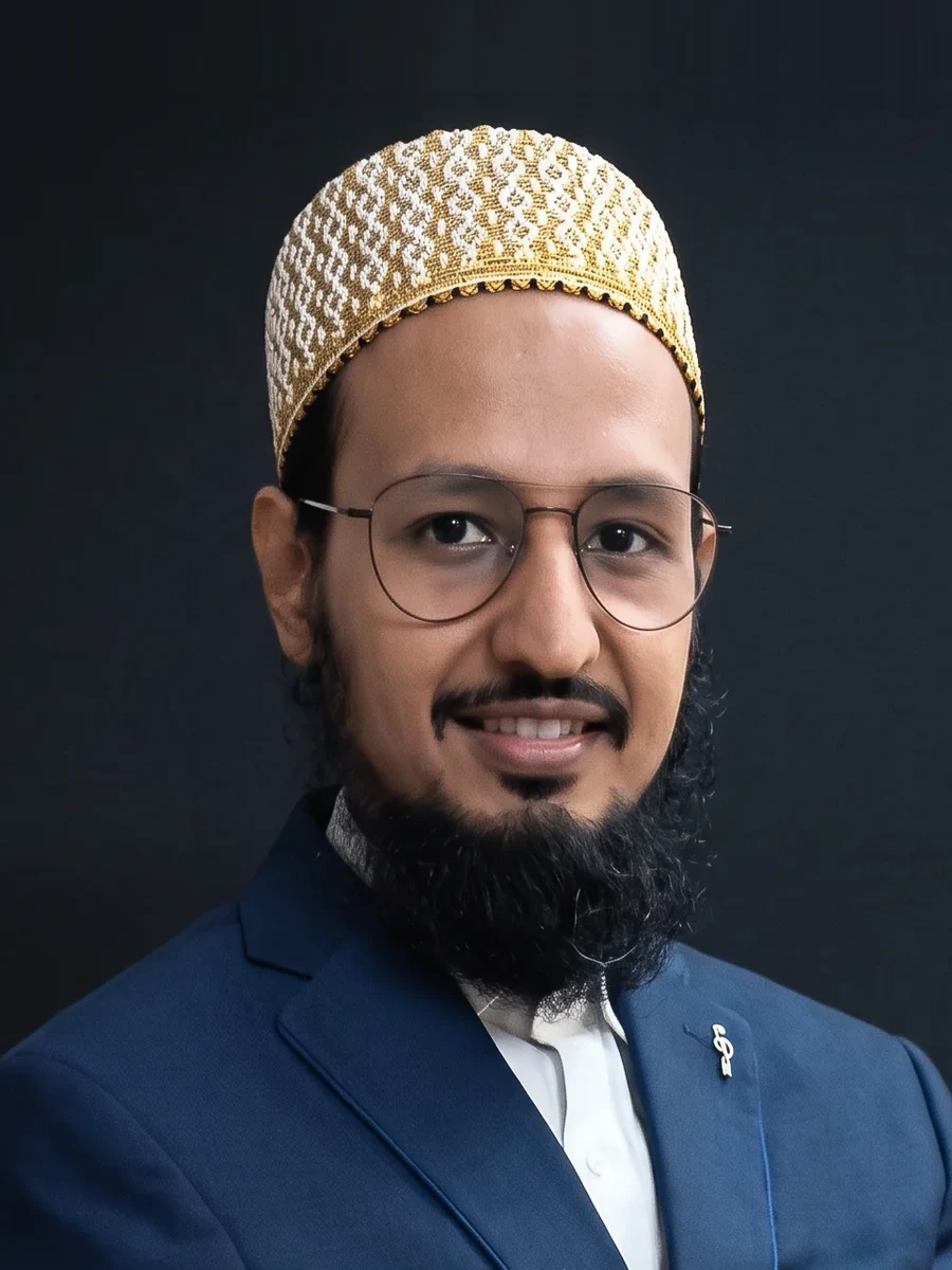 Portrait of Taha Paperwala